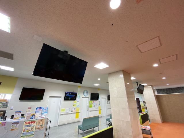 札幌病院テレビ天吊り工事